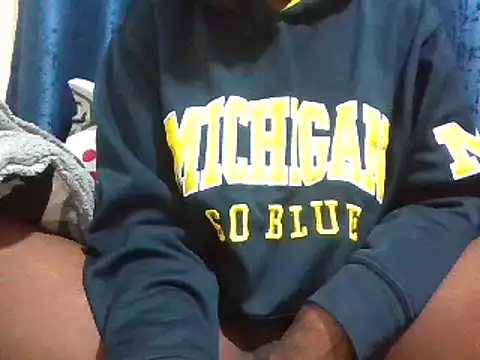 chocolatebarbiee online show from December 2025 04:34:02 AM