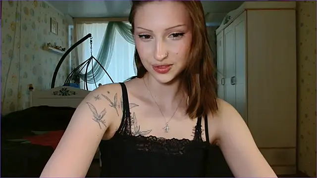 RuxaShade online show from March 2026 10:42:01 AM