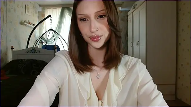 RuxaShade online show from March 2026 01:06:01 PM