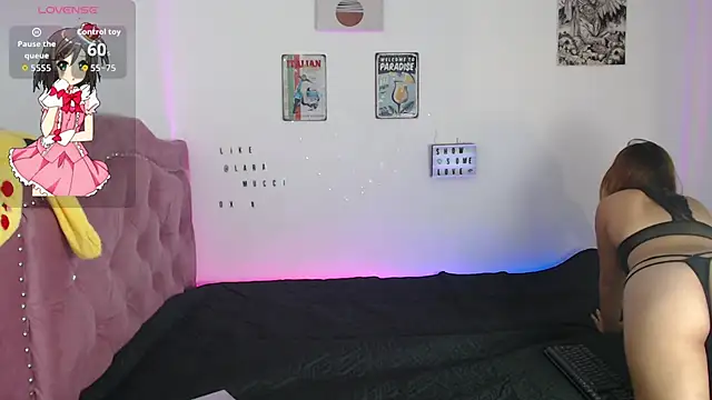 Laramucci online show from November 2025 08:08:01 PM