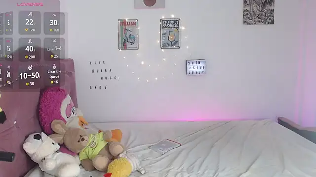 Laramucci online show from November 2025 07:41:02 PM