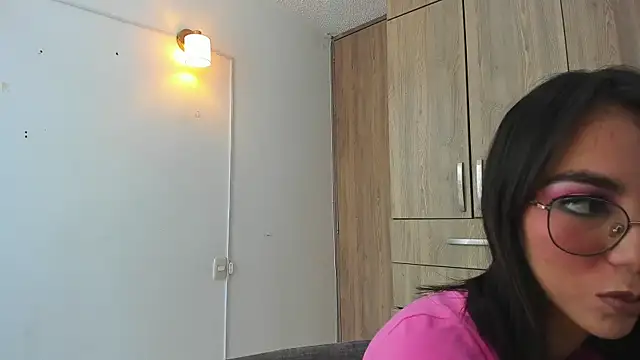 horny adiction online show from February 2026 07:32:02 PM