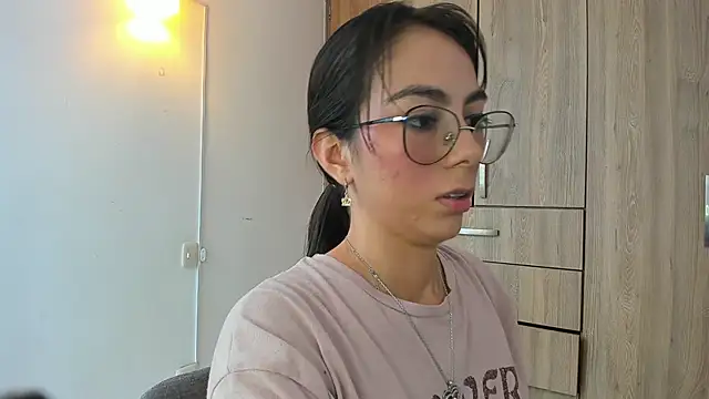 horny adiction online show from February 2026 09:25:01 PM