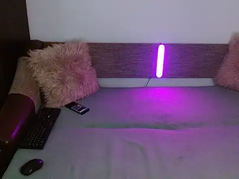 IvyClouds online show from November 2025 08:08:01 AM