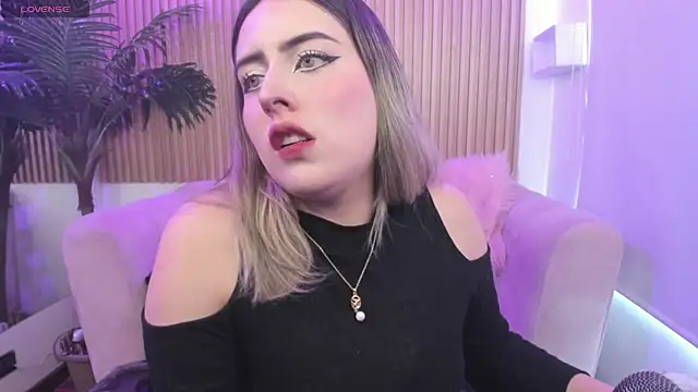 Jenny Wolridge  online show from October 2025 07:44:02 PM