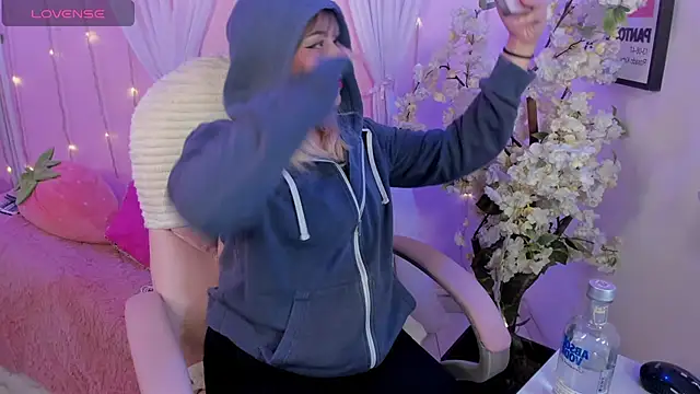 Jenny Wolridge  online show from February 2026 12:09:01 AM