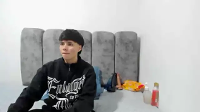 Bruno Cruzz online show from April 2026 02:25:02 AM