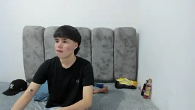 Bruno Cruzz online show from March 2026 02:45:01 AM