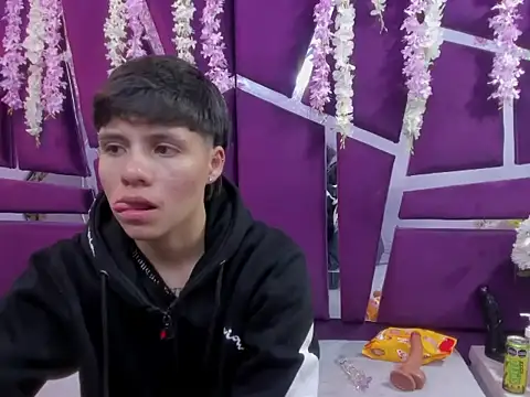 Bruno Cruzz online show from December 2025 02:05:01 AM