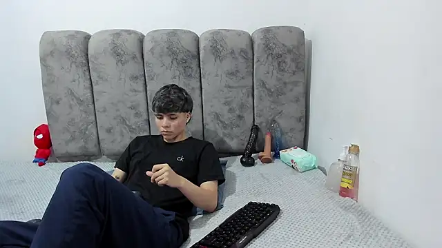 Bruno Cruzz online show from April 2026 02:13:02 AM