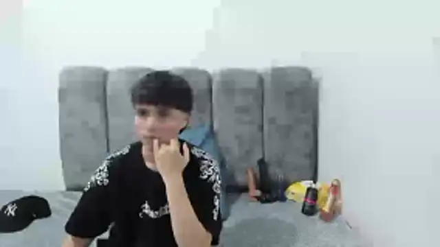 Bruno Cruzz online show from March 2026 03:28:01 AM