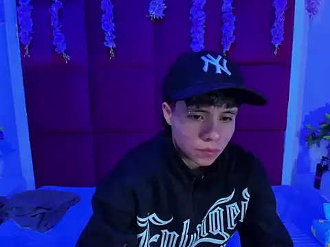 Bruno Cruzz online show from October 2025 02:26:01 AM