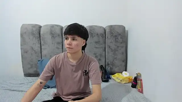 Bruno Cruzz online show from March 2026 02:46:01 AM