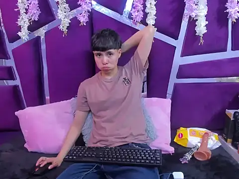 Bruno Cruzz online show from November 2025 02:26:01 AM