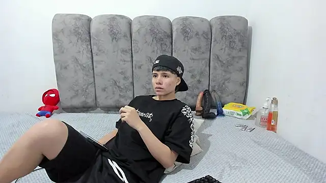 Bruno Cruzz online show from June 2026 02:17:01 AM