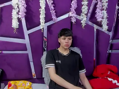 Bruno Cruzz online show from December 2025 02:25:02 AM