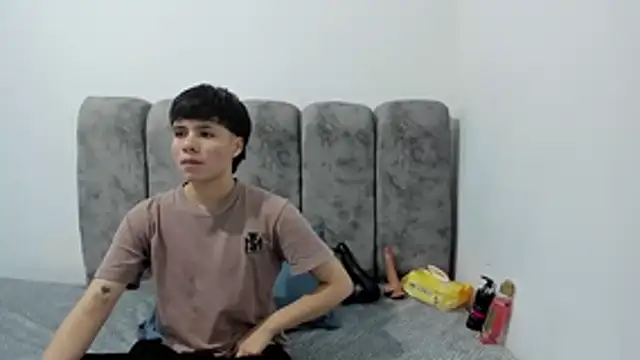 Bruno Cruzz online show from March 2026 02:42:01 AM