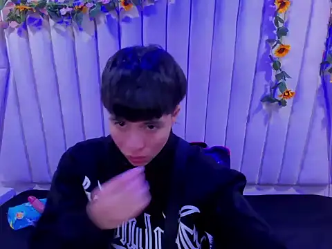 Bruno Cruzz online show from October 2025 02:04:01 AM