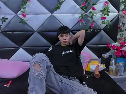 Bruno Cruzz online show from November 2025 05:11:01 AM