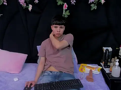 Bruno Cruzz online show from November 2025 02:48:01 AM