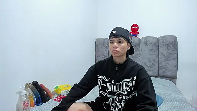 Bruno Cruzz online show from June 2026 01:33:02 AM