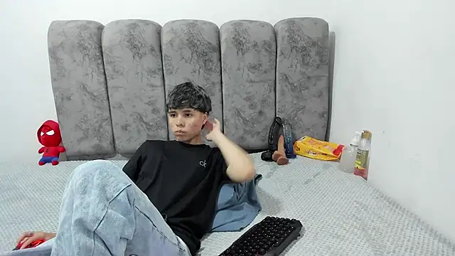 Bruno Cruzz online show from May 2026 02:08:01 AM