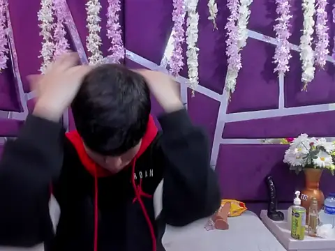 Bruno Cruzz online show from December 2025 02:05:02 AM