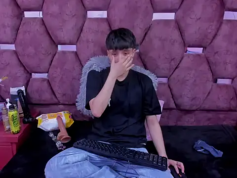 Bruno Cruzz online show from November 2025 02:48:02 AM