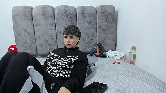 Bruno Cruzz online show from May 2026 02:22:01 AM
