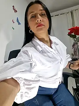 Snapshot of SofiiMilf chatting on January 2026 02:07:01 AM SofiiMilf online show from January 2026 02:07:01 AM