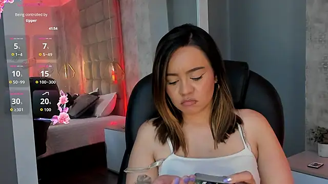 Sky Junne online show from February 2026 06:07:01 PM