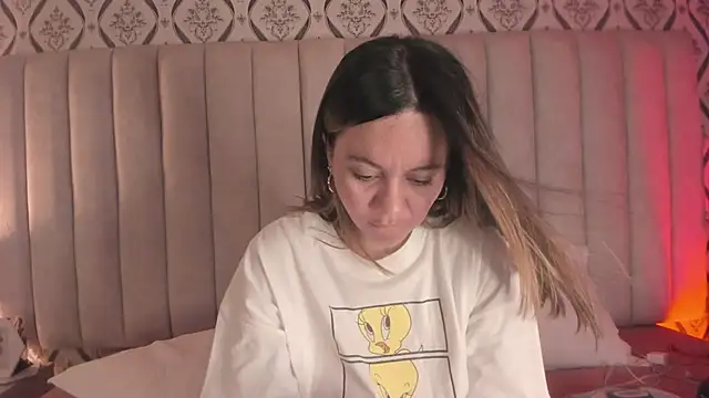 Sky Junne online show from February 2026 05:24:02 PM