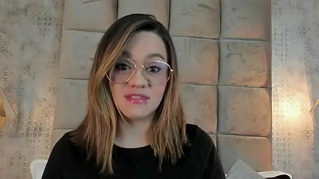 Sky Junne online show from December 2025 05:46:01 PM