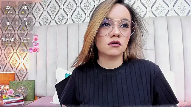 Sky Junne online show from October 2025 05:43:01 PM