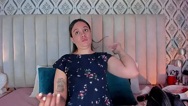 Sky Junne online show from March 2026 05:47:02 PM