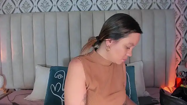 Sky Junne online show from March 2026 05:59:01 PM