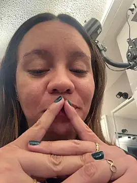 Sky Junne online show from April 2026 04:34:02 PM