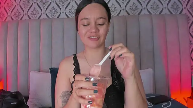 Sky Junne online show from April 2026 03:41:02 PM