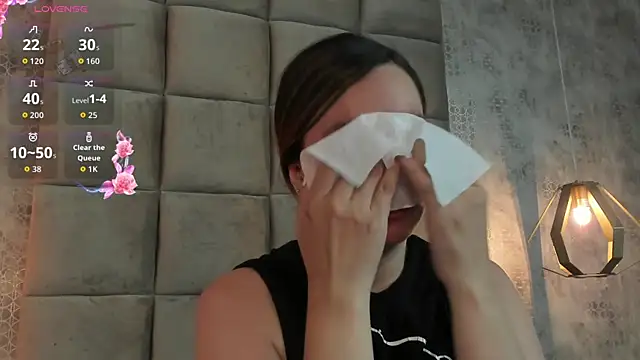 Sky Junne online show from January 2026 06:22:02 PM