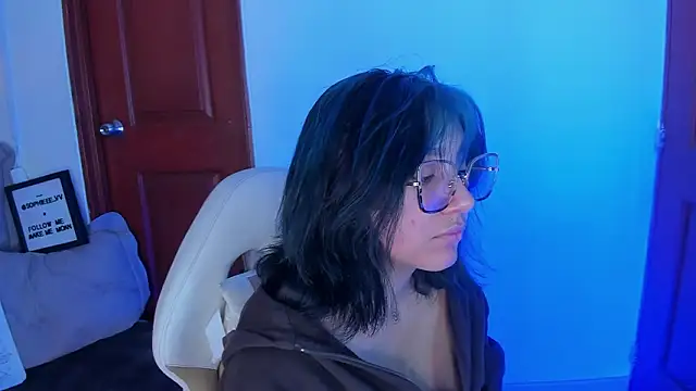 sophiievv online show from February 2026 07:25:01 PM