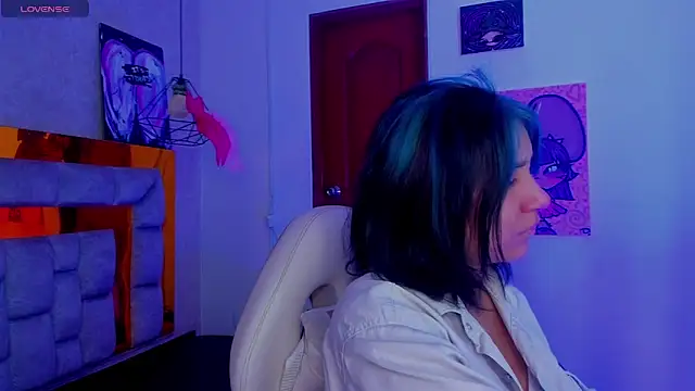 sophiievv online show from February 2026 07:35:02 PM