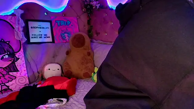 sophiievv online show from November 2025 07:13:02 PM