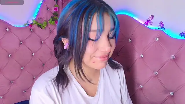 sophiievv online show from April 2026 07:38:02 PM