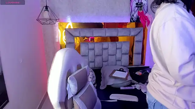 sophiievv online show from February 2026 11:27:02 PM