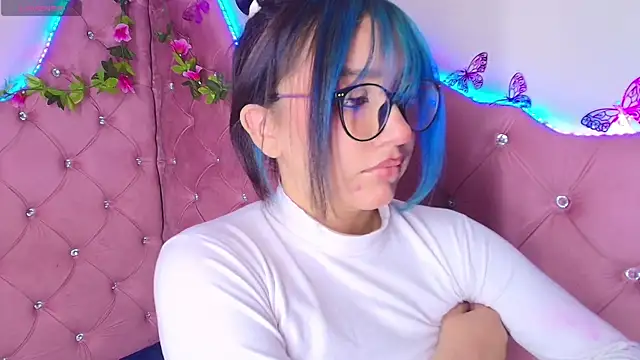 sophiievv online show from April 2026 07:51:01 PM