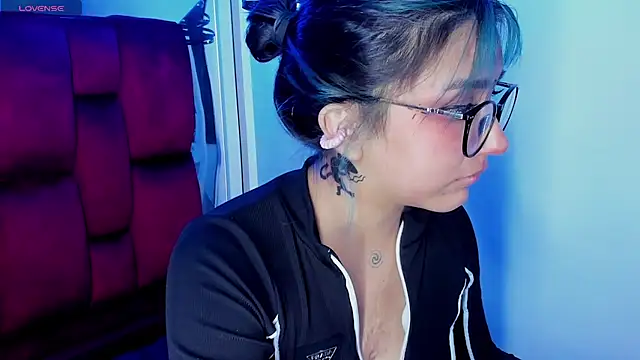 sophiievv online show from April 2026 08:04:01 PM