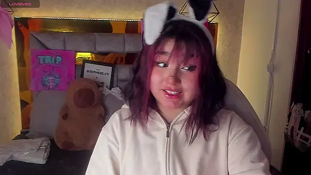 sophiievv online show from November 2025 07:03:01 PM