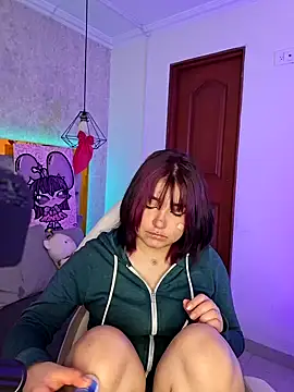 sophiievv online show from December 2025 06:43:02 PM