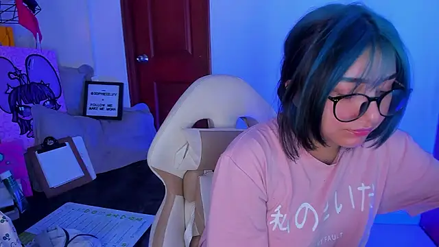 sophiievv online show from February 2026 06:48:01 PM