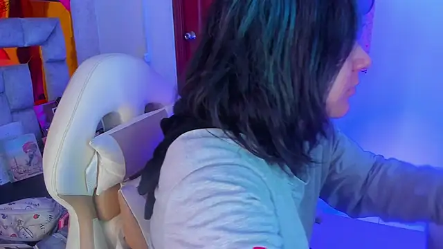 sophiievv online show from February 2026 07:58:01 PM